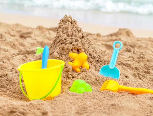 A FREE challenge for moms who want to connect with their kids, strengthen their families, and make memories during the summer months! This challenge includes a massive summer resource pack, book lists for every age, ideas for free & cheap summer activities, & more! Plus, weekly challenge emails, all summer long. This is the BEST resource for moms this summer!!